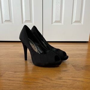 Kelly & Katie Black Open Toe High Heels